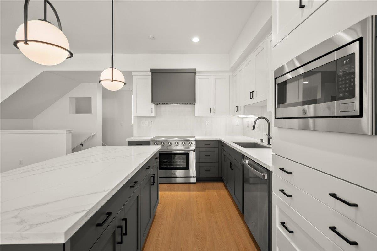 224 Carroll ST 6