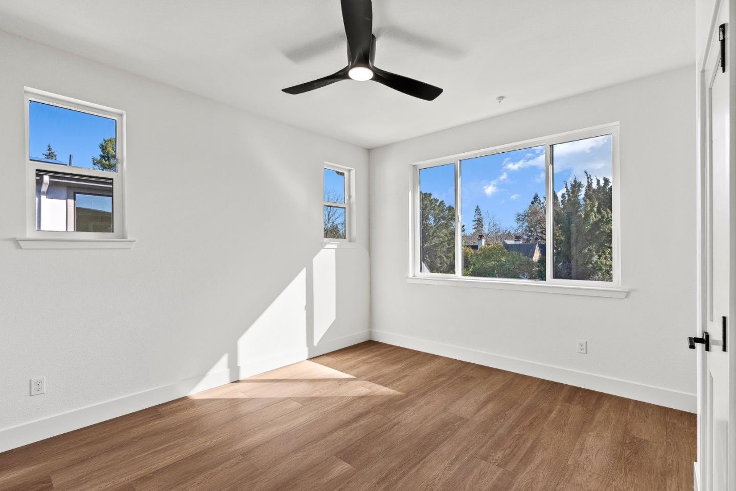 939 Woodside Road
