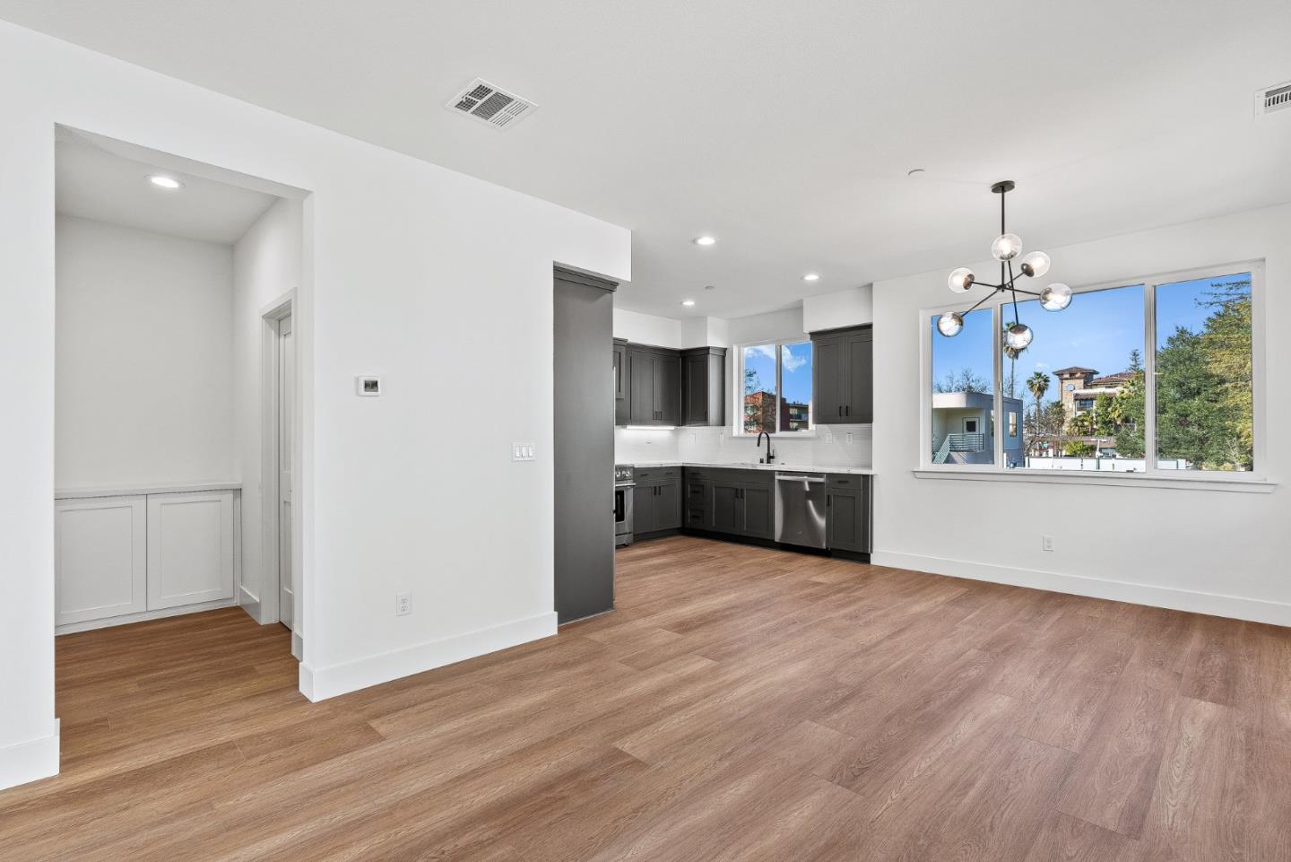 939 Woodside Road
