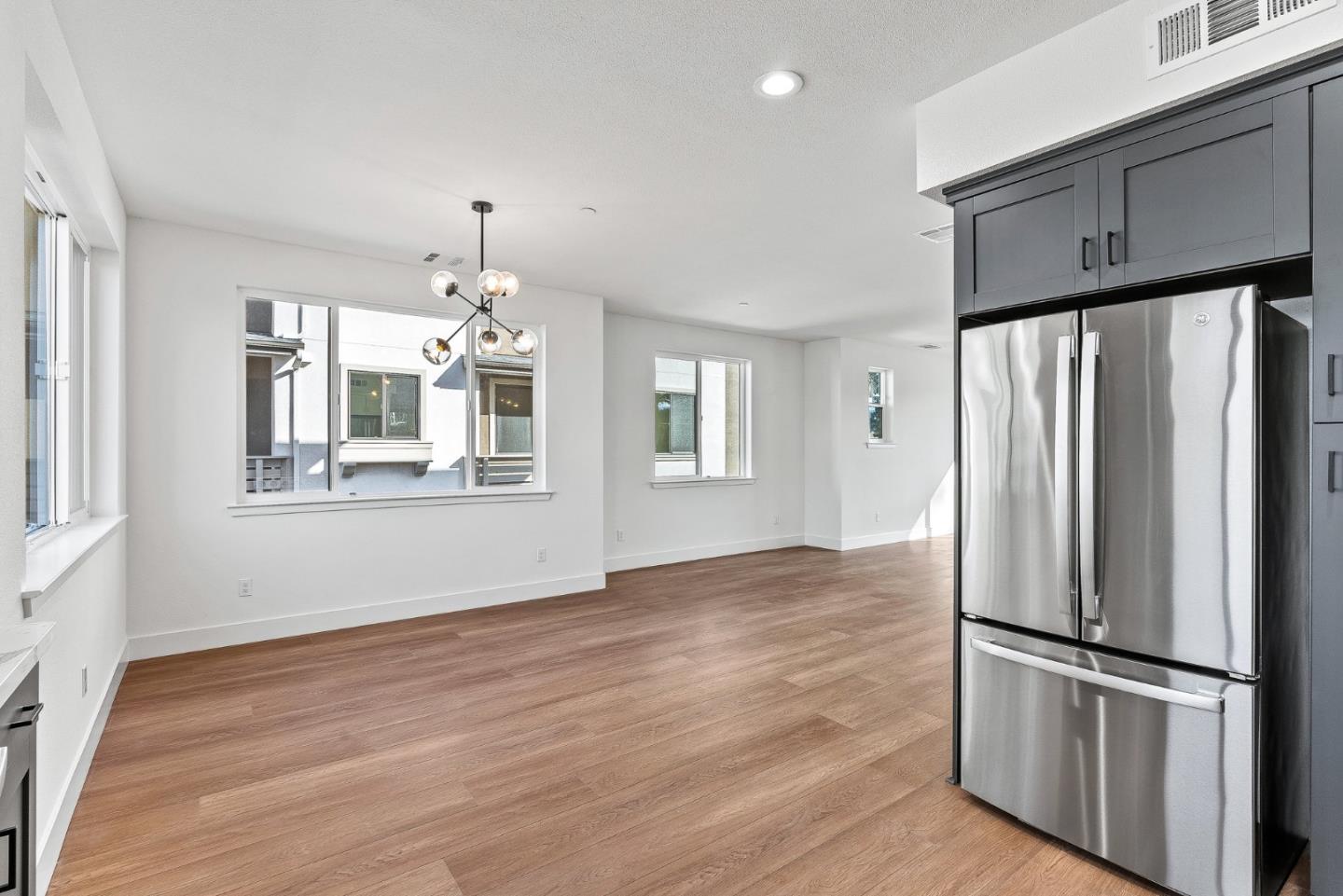939 Woodside Road