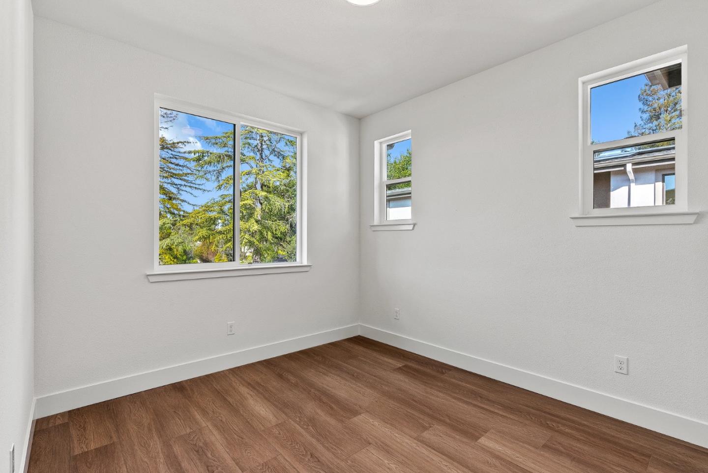 939 Woodside Road