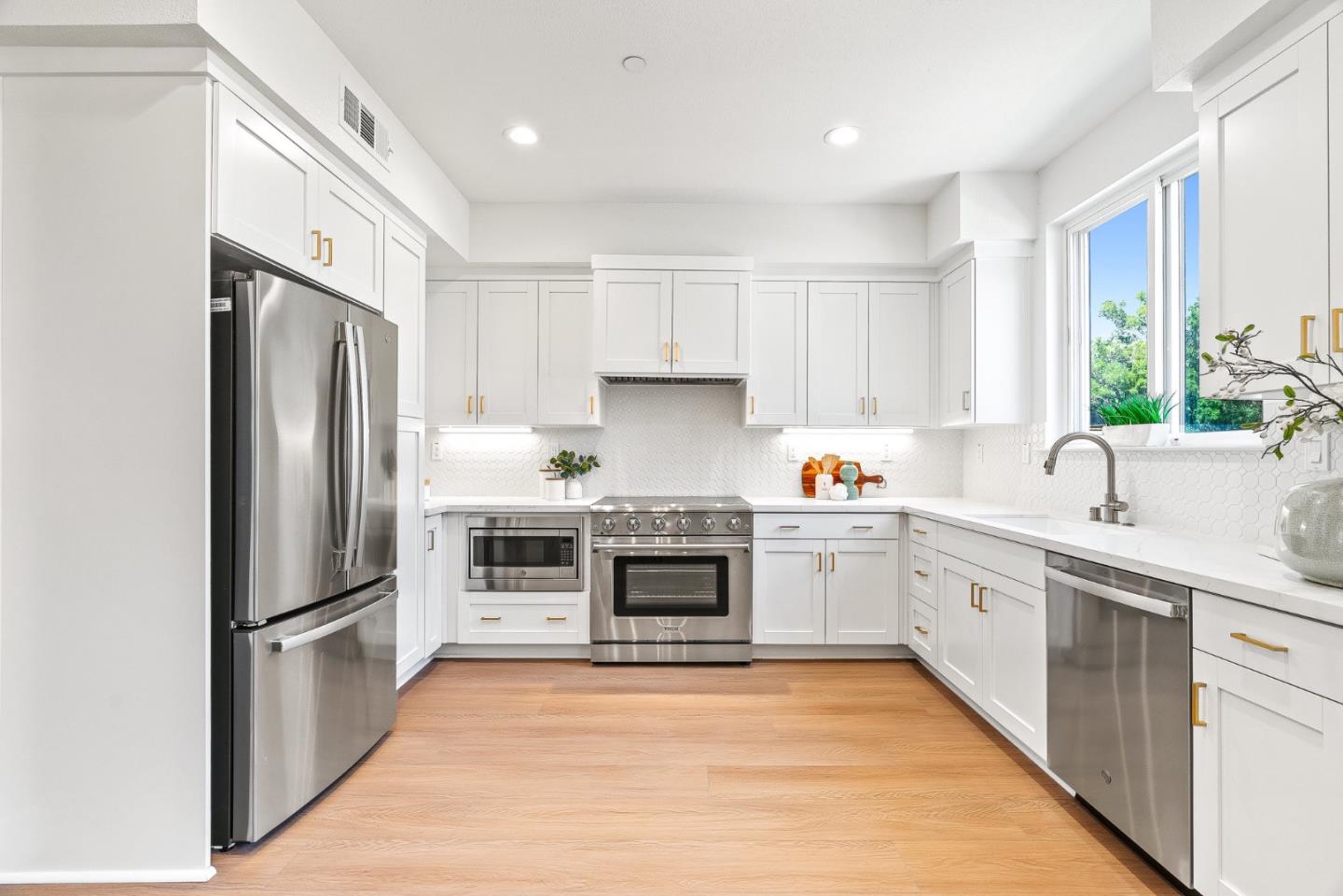 931 Woodside Road