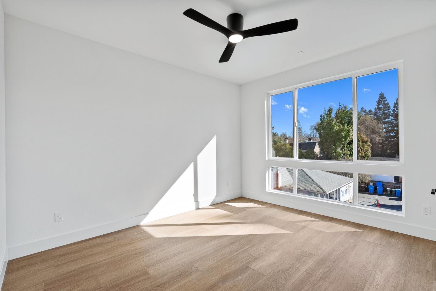 935 Woodside Road