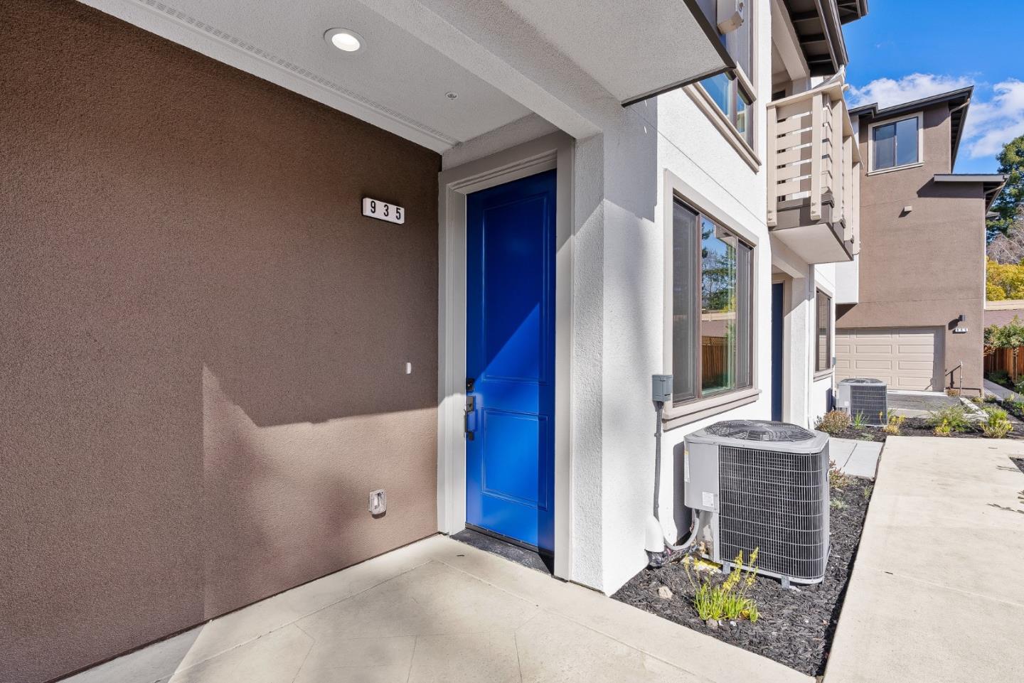 935 Woodside Road