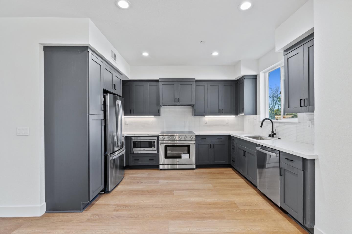 935 Woodside Road
