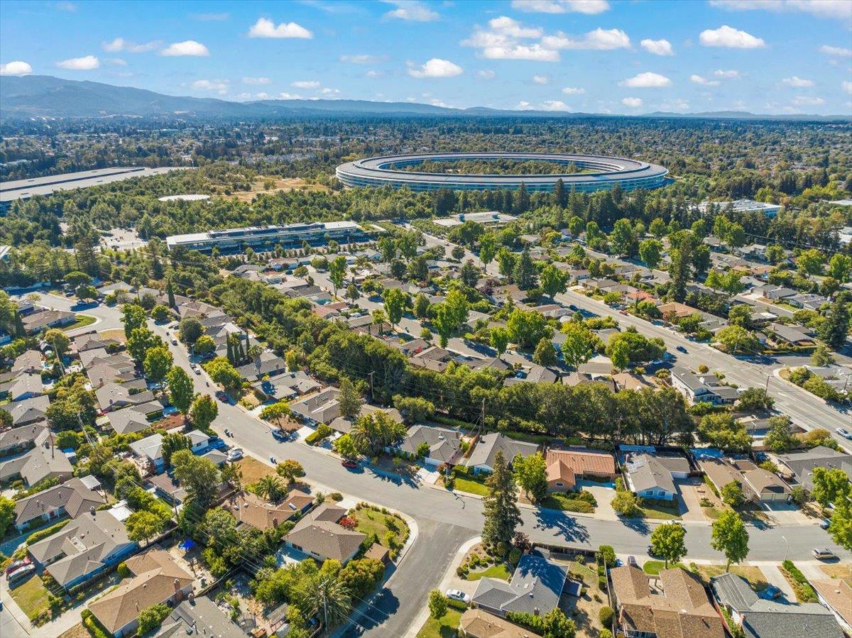 495 Giannini Drive