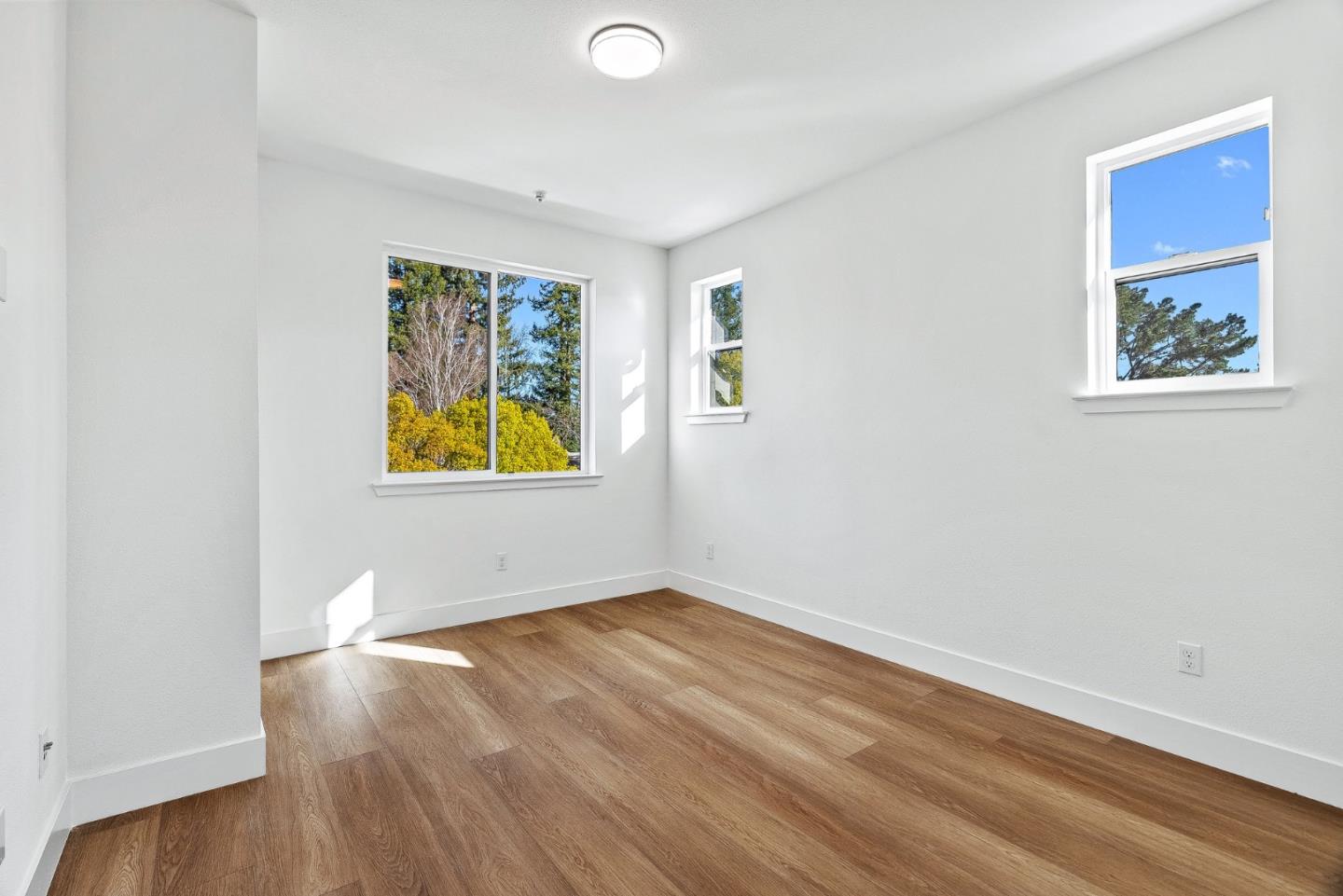 955 Woodside Road
