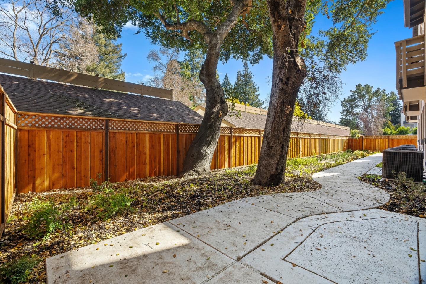 955 Woodside Road