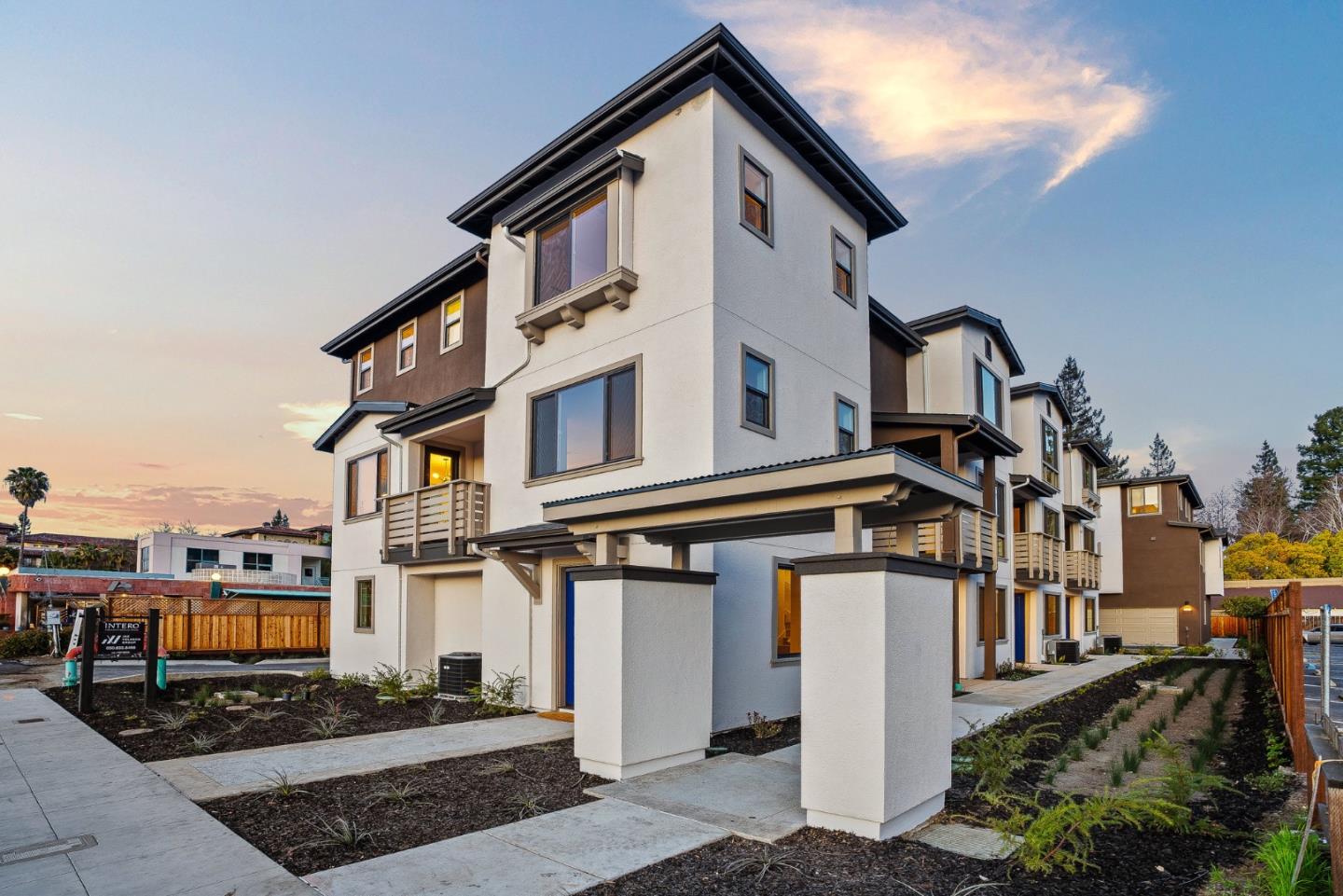 955 Woodside Road