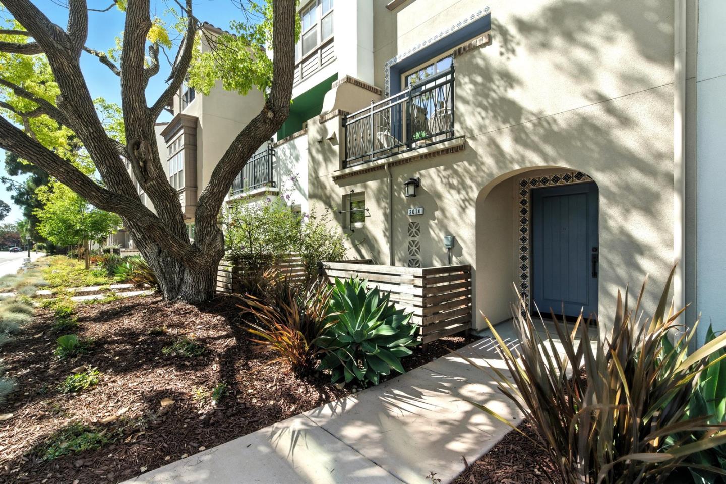 2014 West Middlefield Road