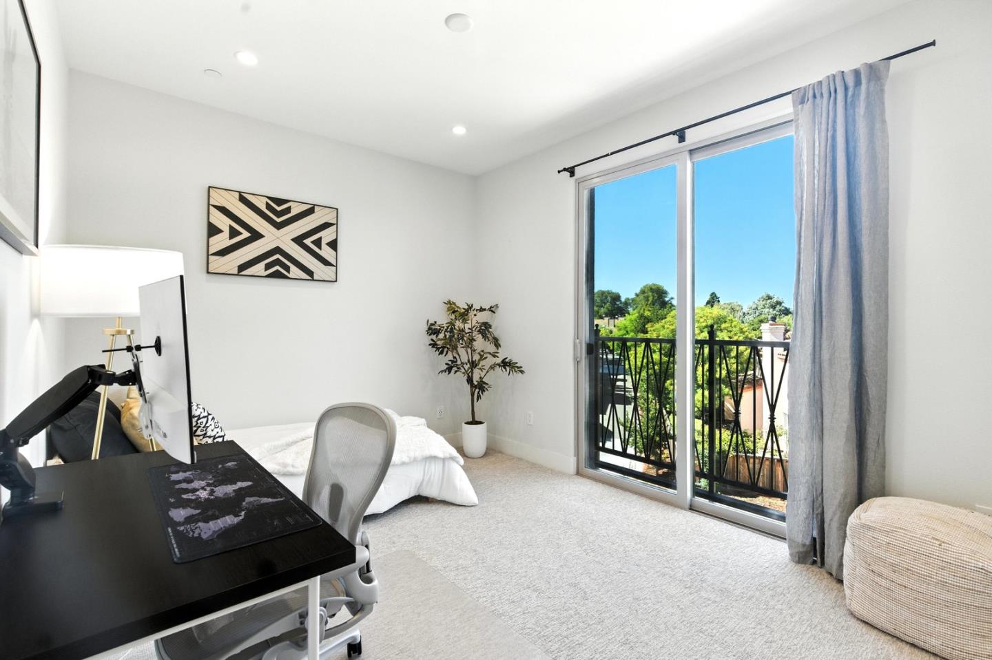 2014 West Middlefield Road