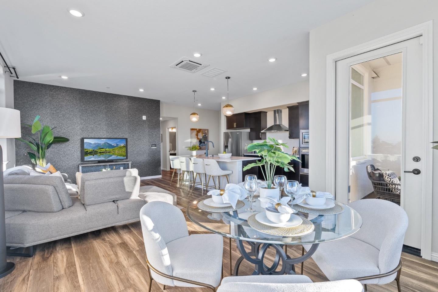 3207 Mallard Court 401