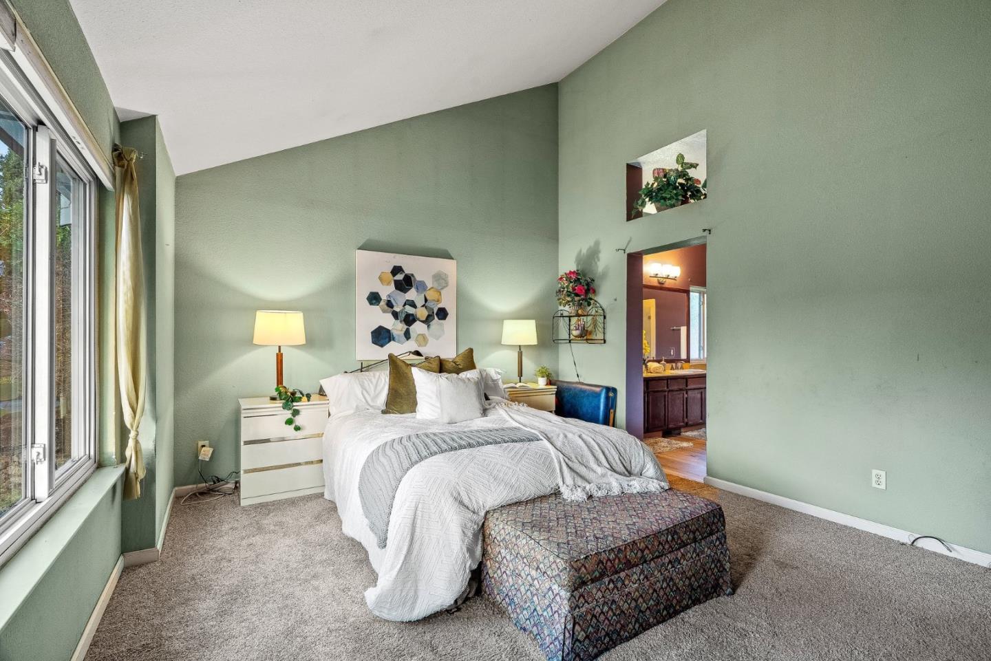 156 Knightshaven Way