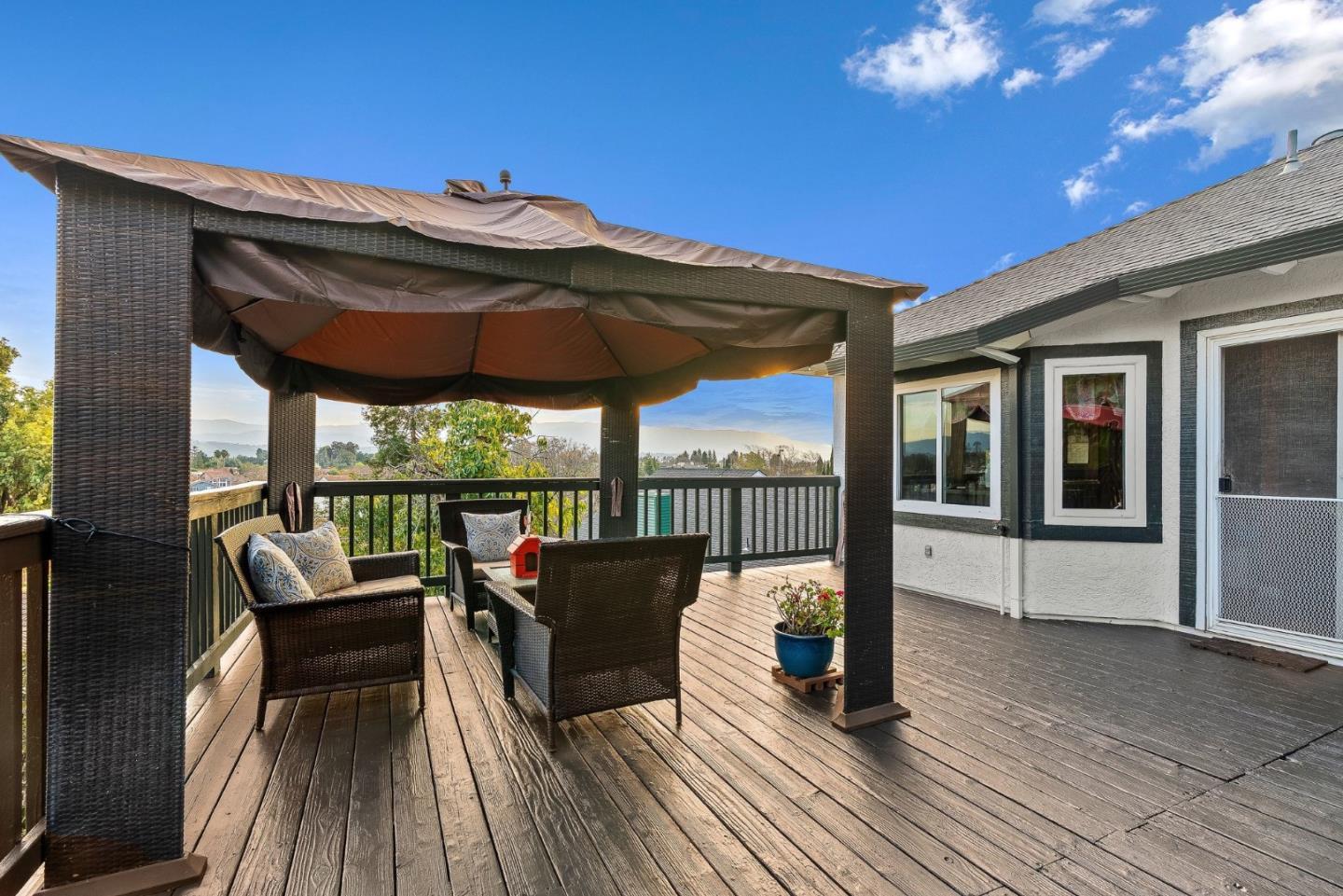 156 Knightshaven Way