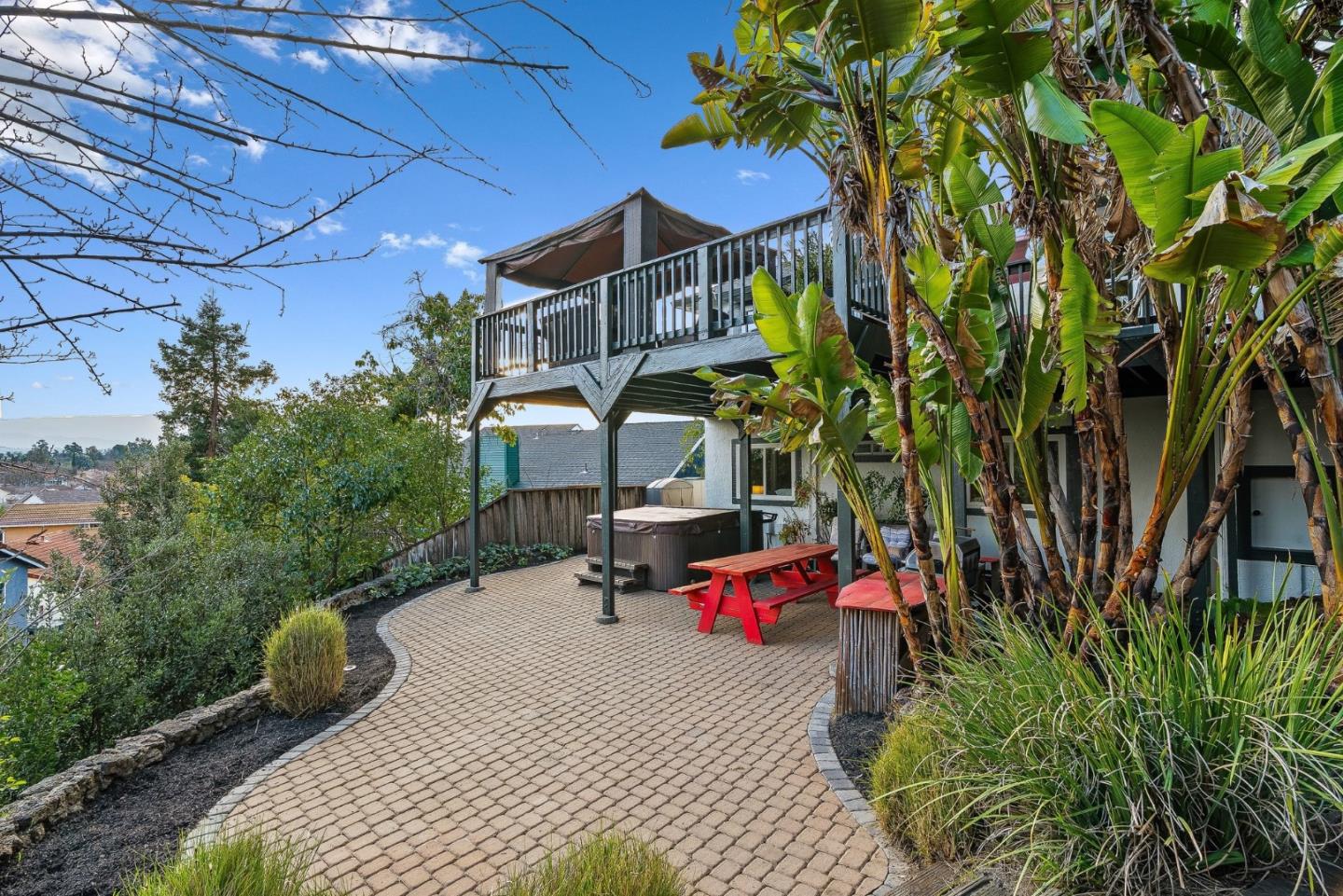 156 Knightshaven Way