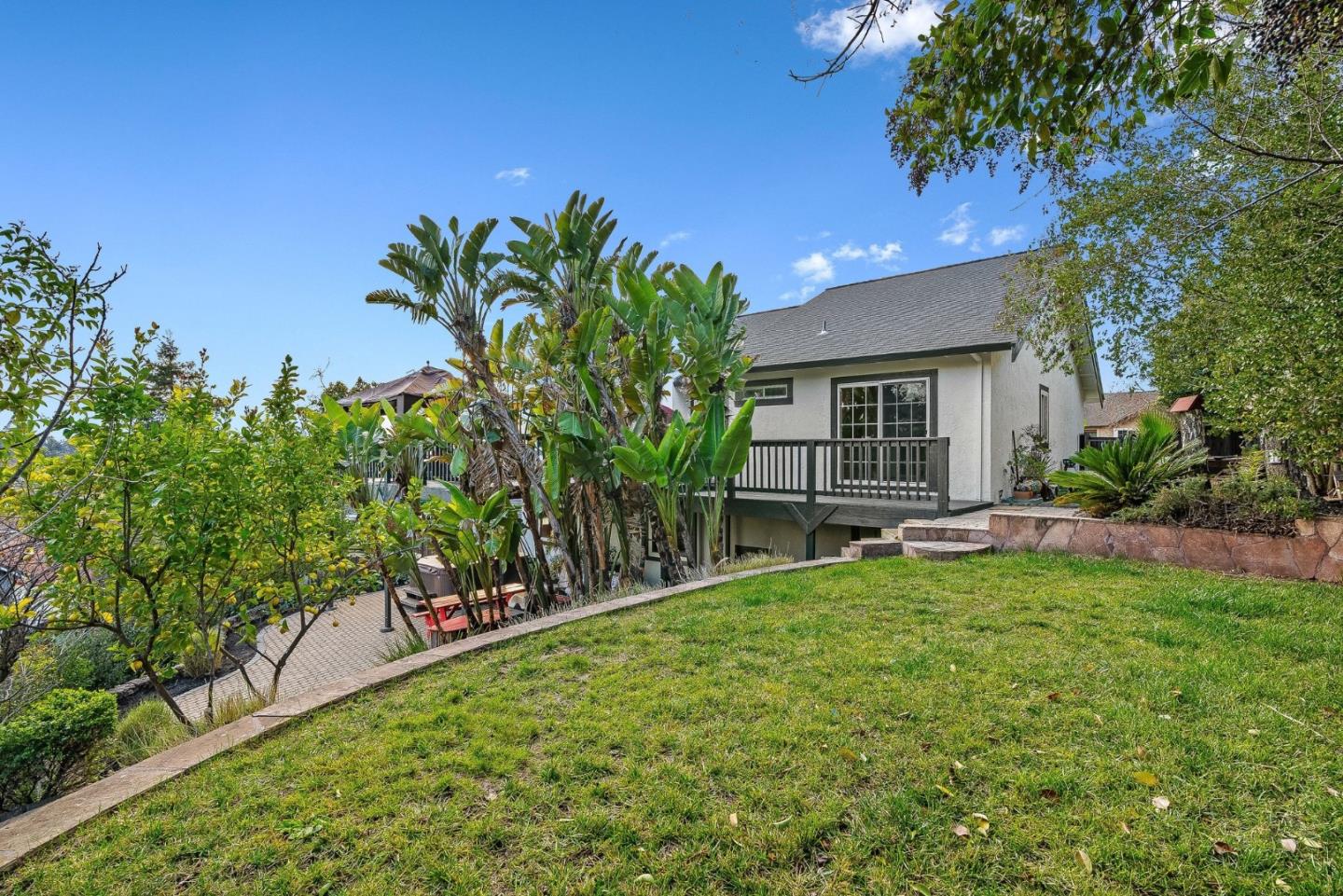 156 Knightshaven Way