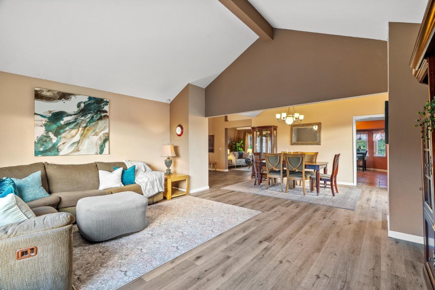 156 Knightshaven Way