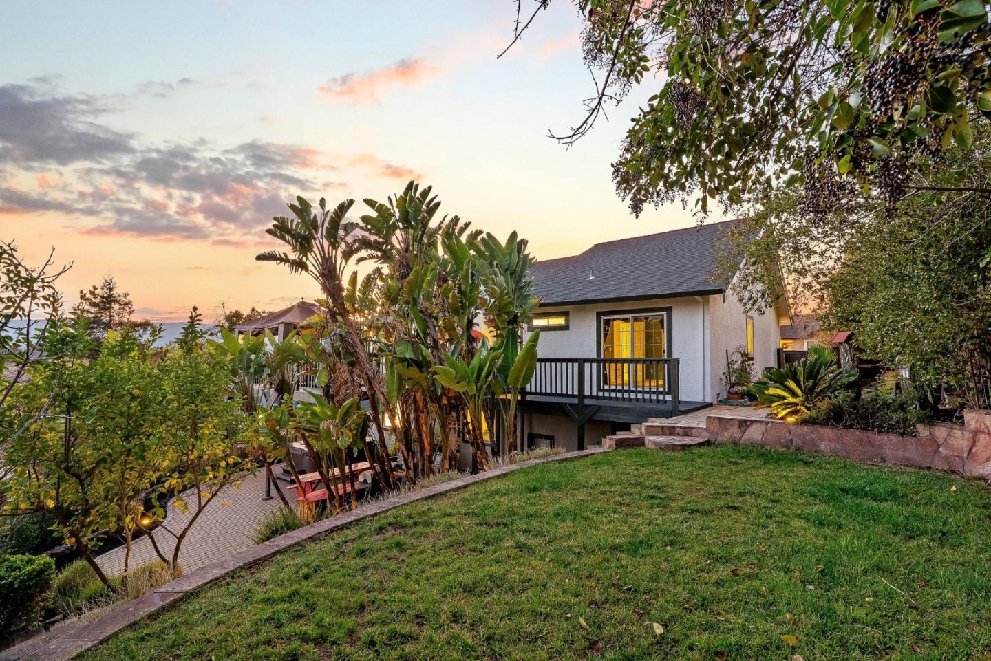 156 Knightshaven Way