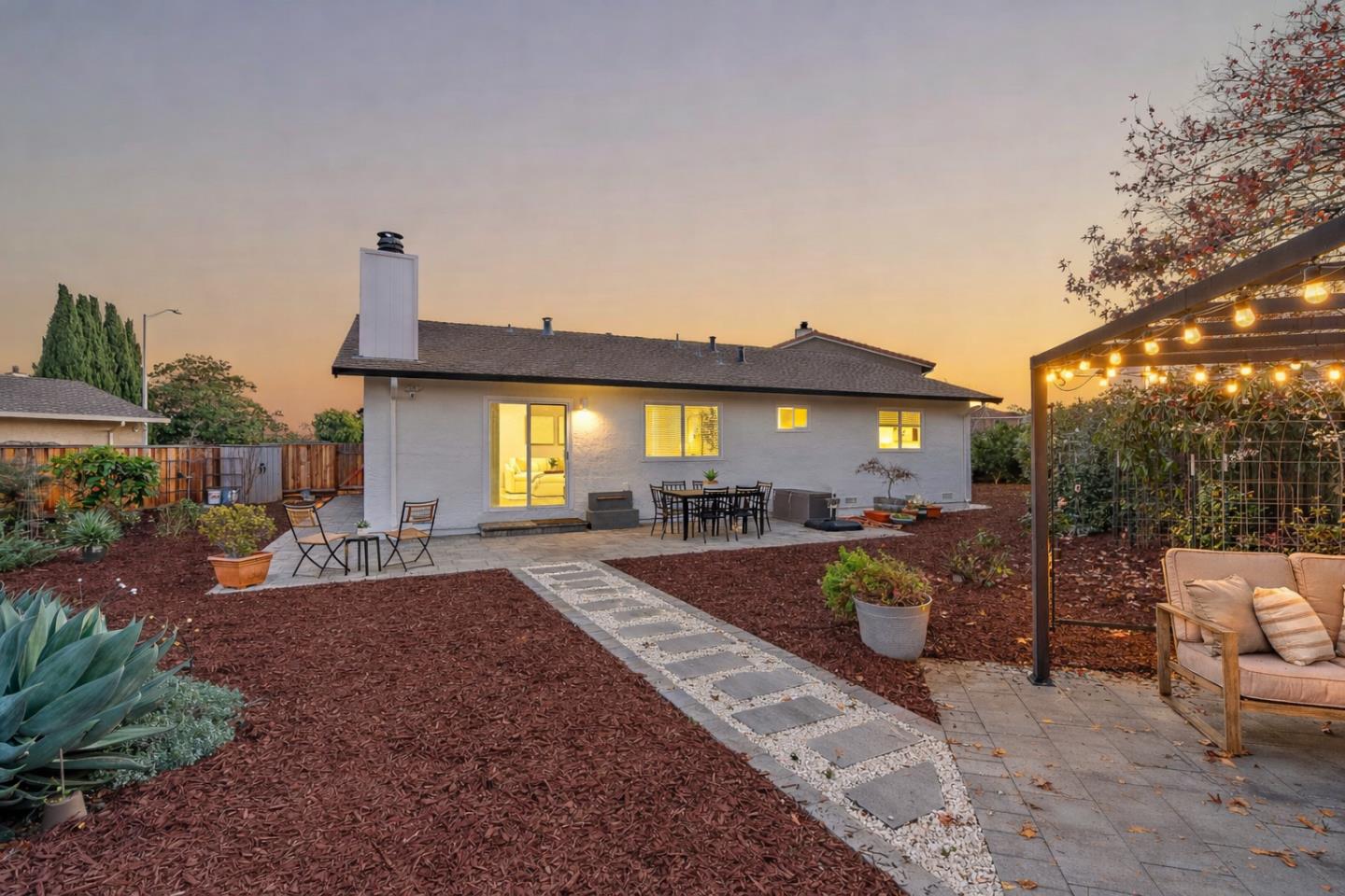 6133 Broadway Avenue