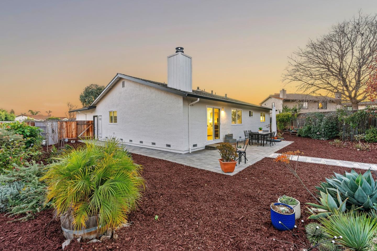 6133 Broadway Avenue