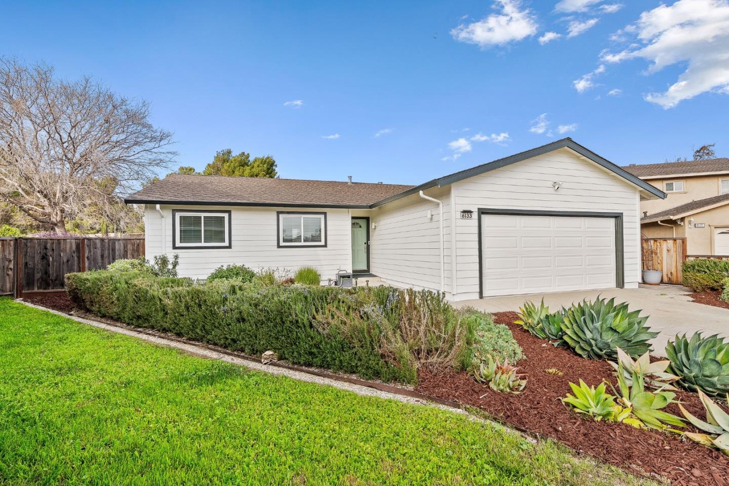 6133 Broadway Avenue