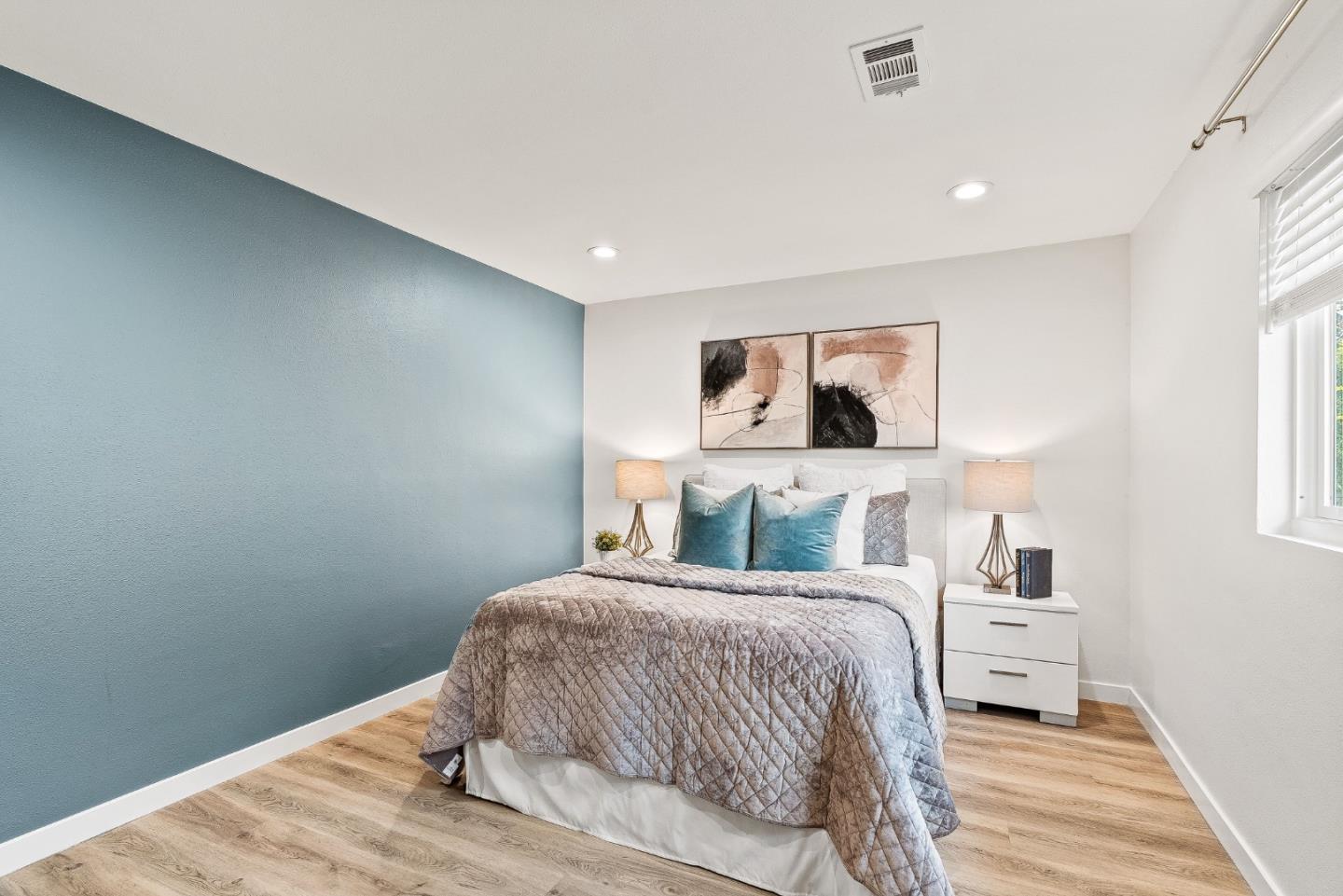 6133 Broadway Avenue