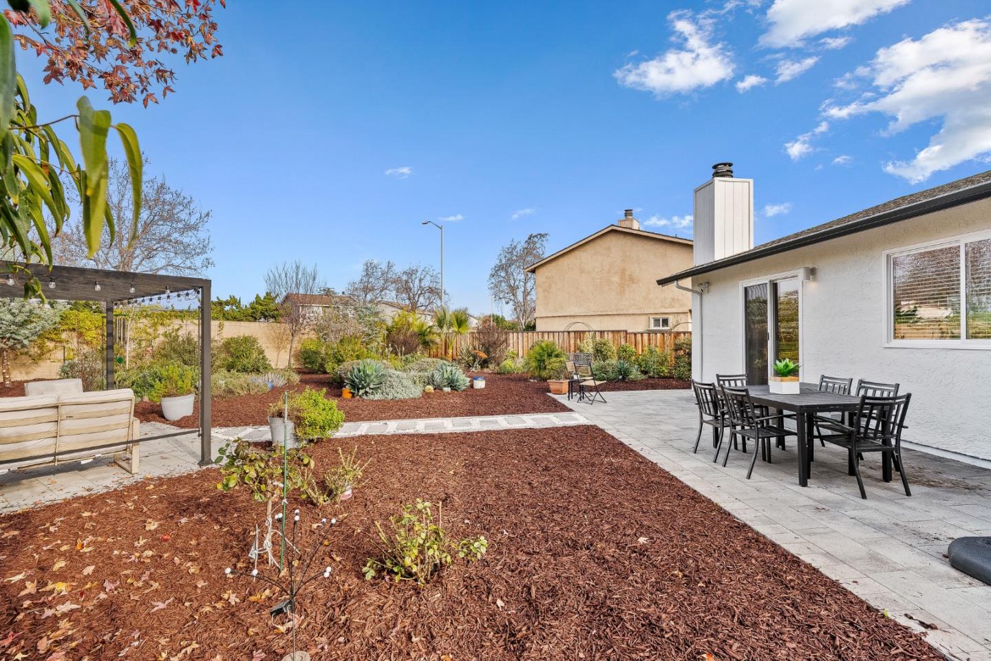 6133 Broadway Avenue