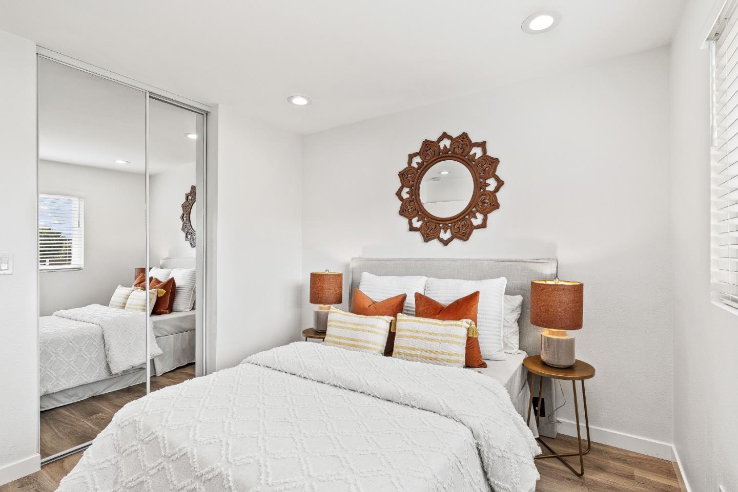 6133 Broadway Avenue