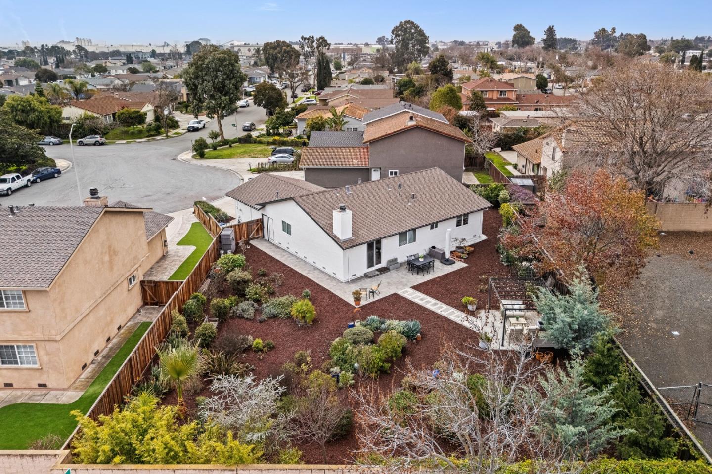 6133 Broadway Avenue