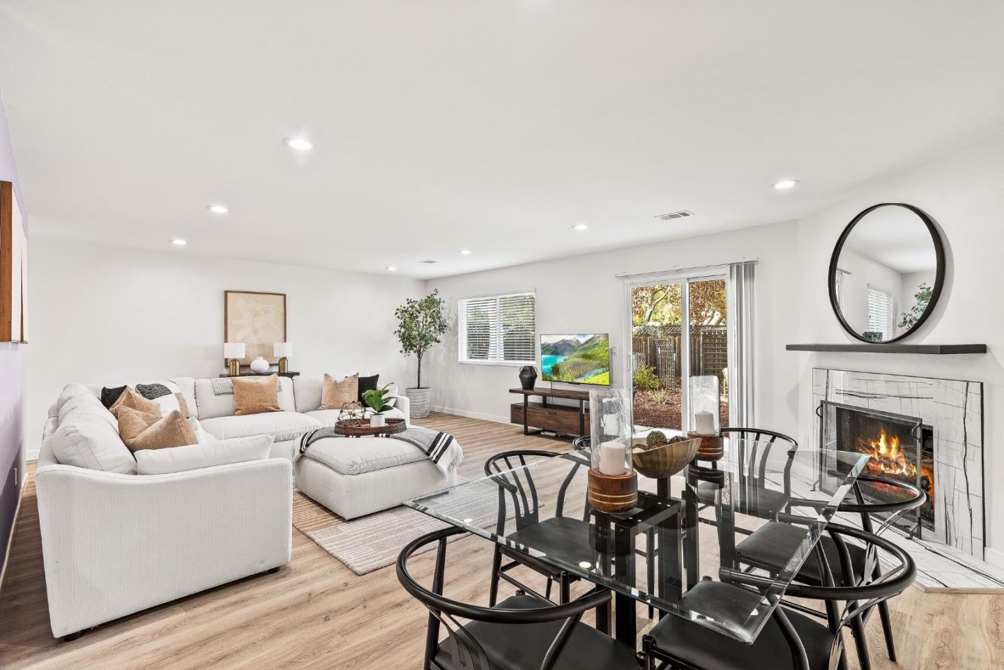 6133 Broadway Avenue