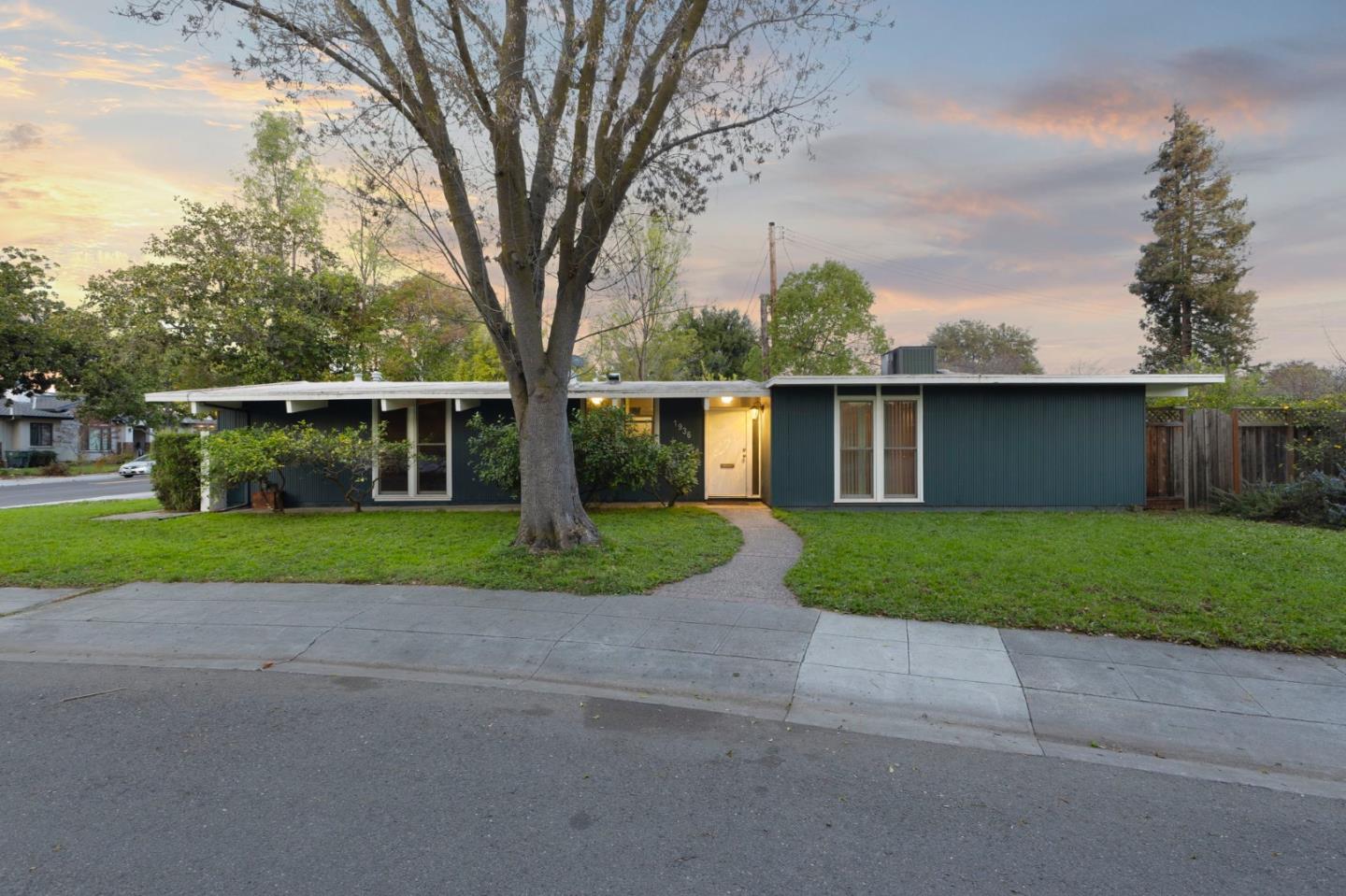 1936 Edgewood Drive