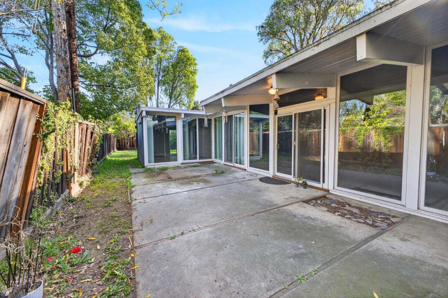 1936 Edgewood Drive