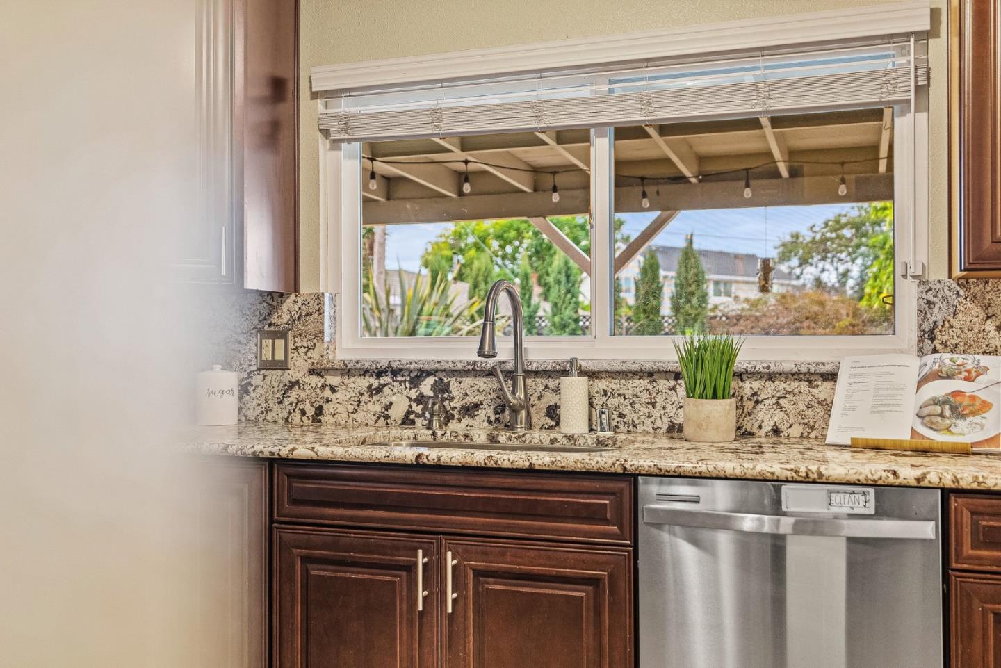 1751 Meridian Avenue