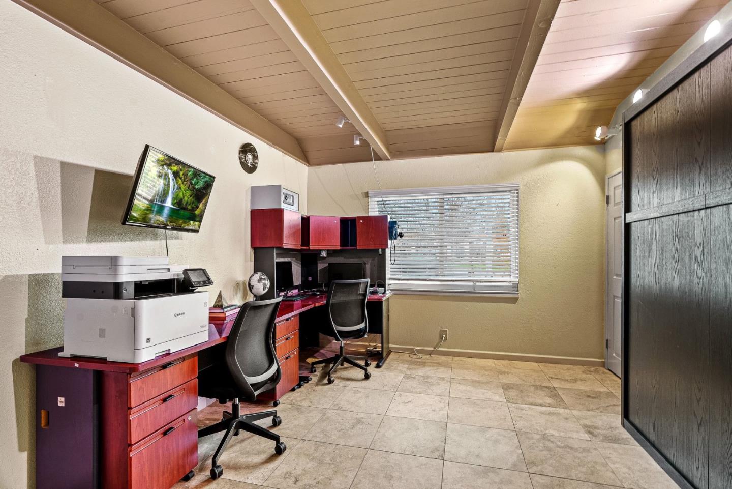 1751 Meridian Avenue