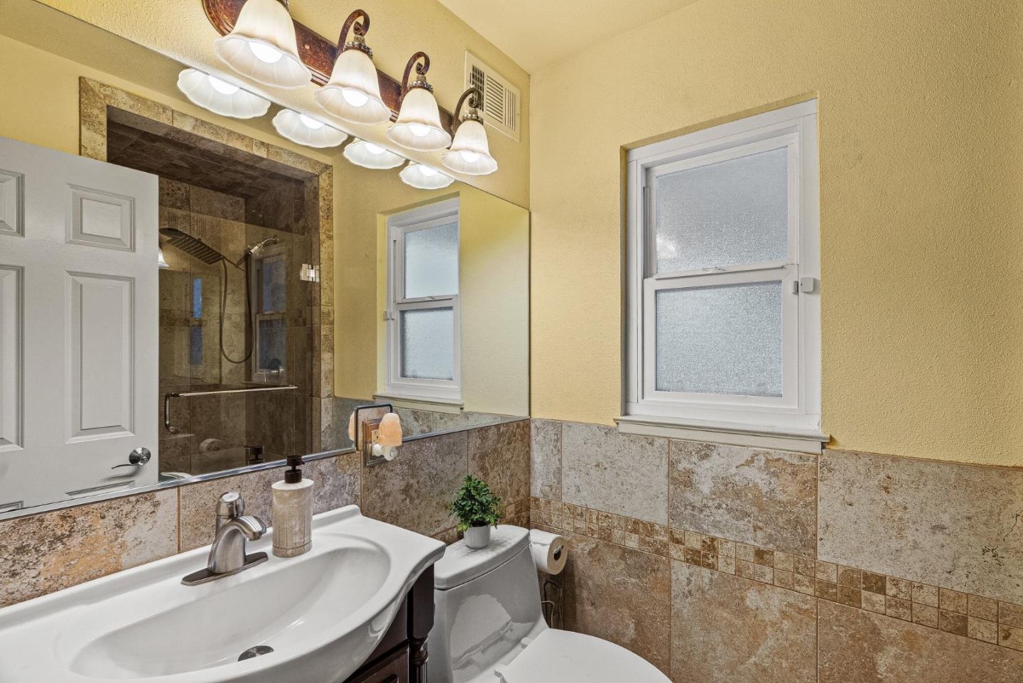 1751 Meridian Avenue