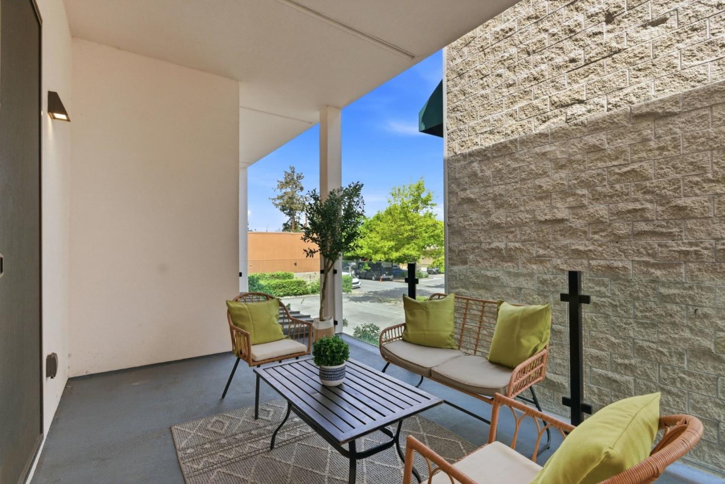 922 Woodside Road