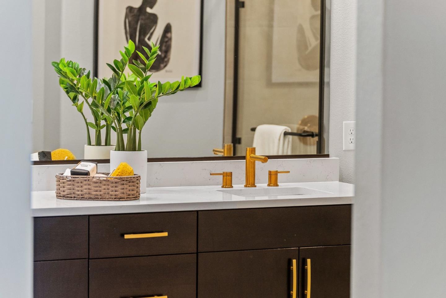 3207 Mallard Court 401