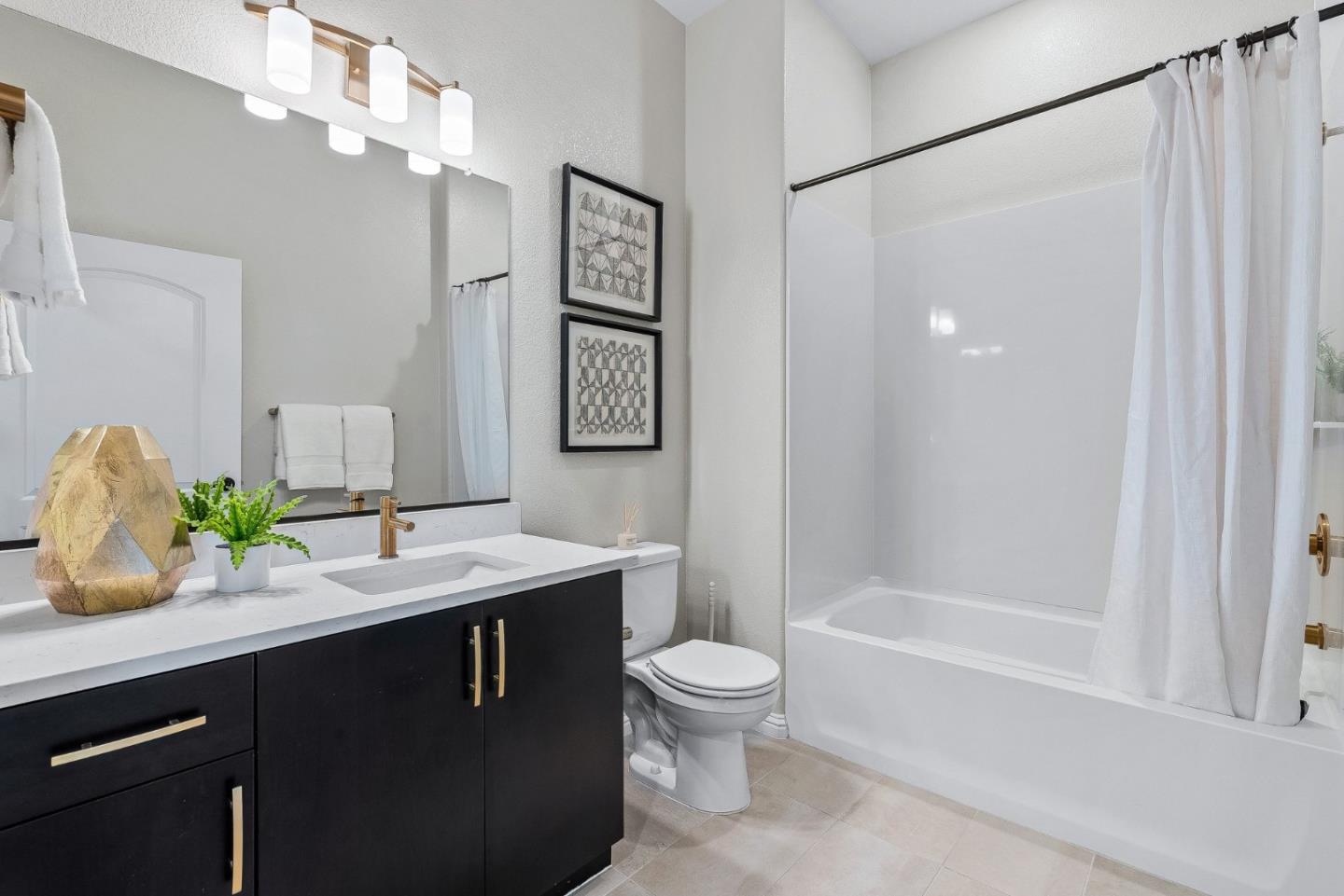 3207 Mallard Court 401