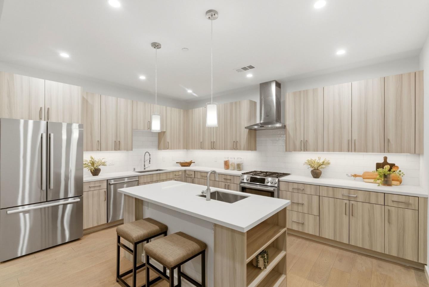 908 woodside