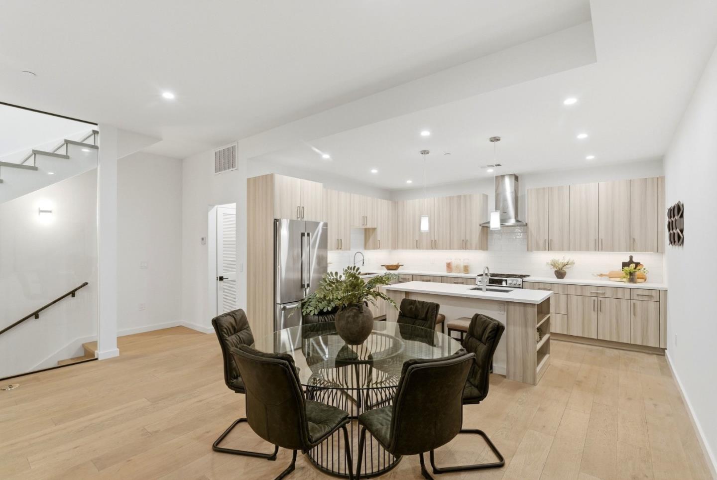 908 woodside