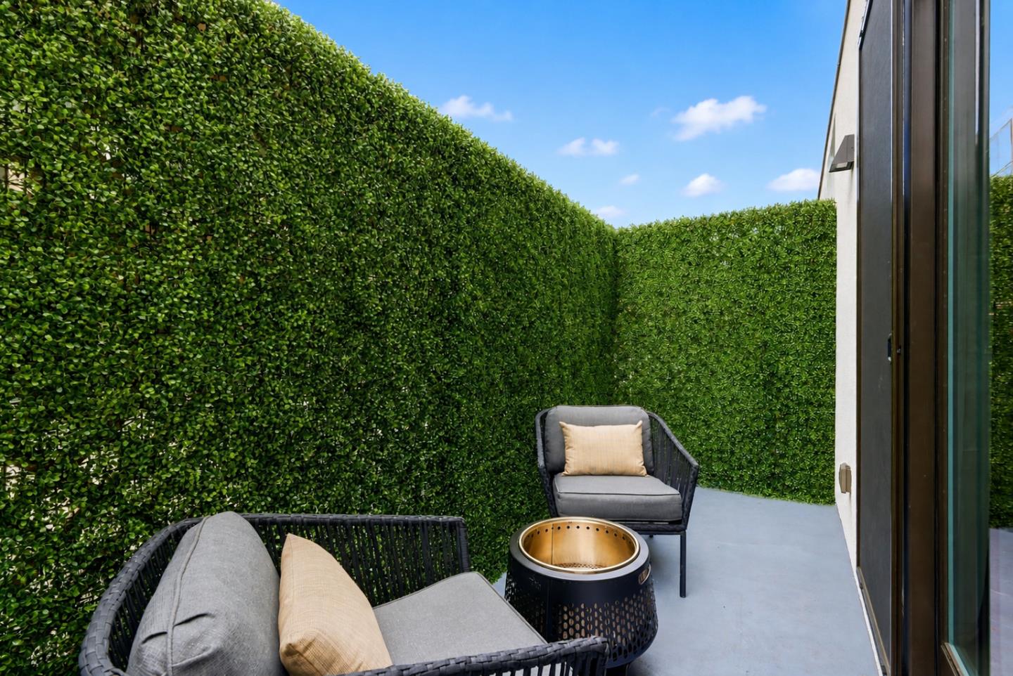 908 woodside