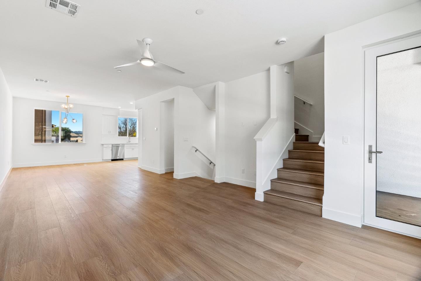 947 Woodside