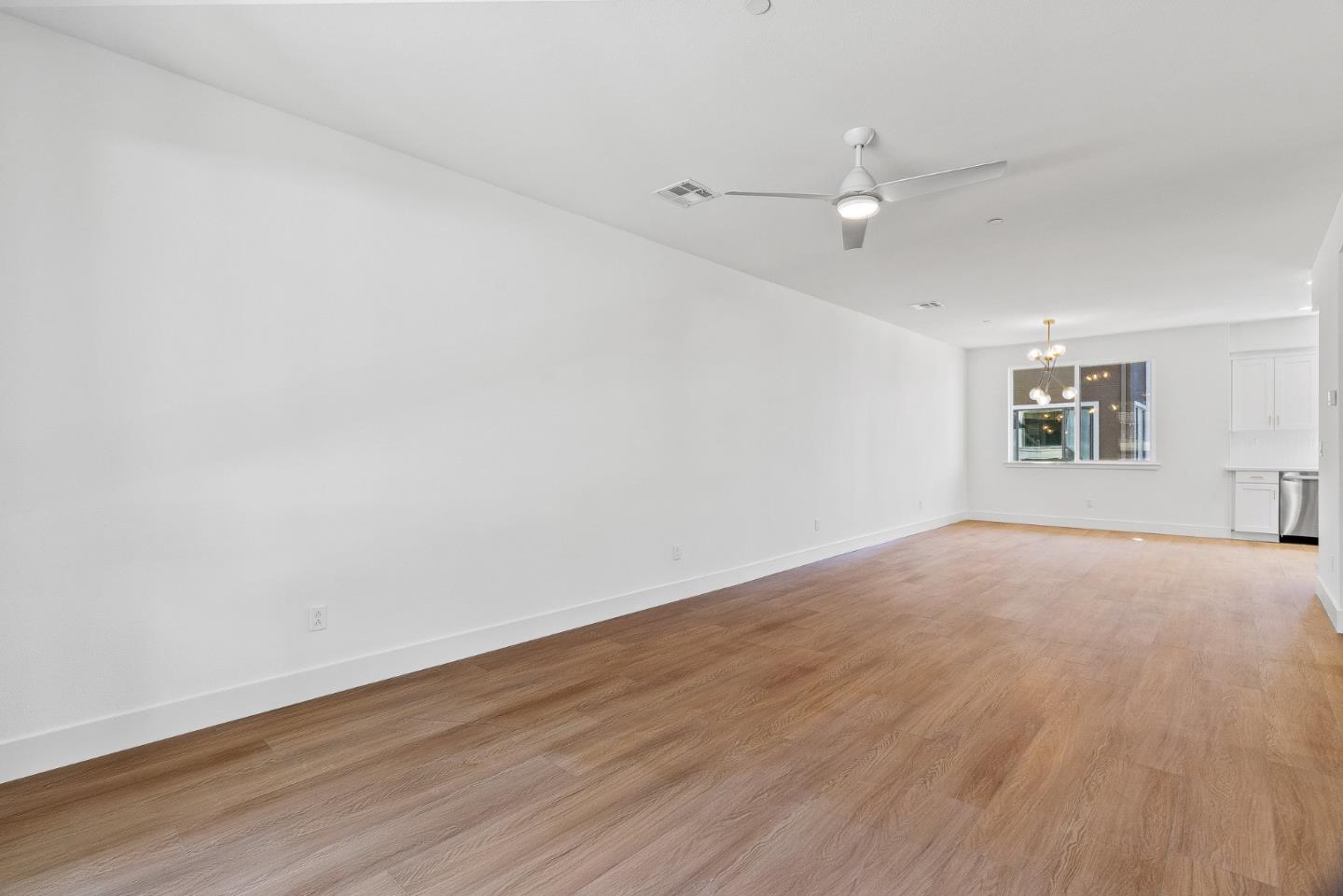 947 Woodside