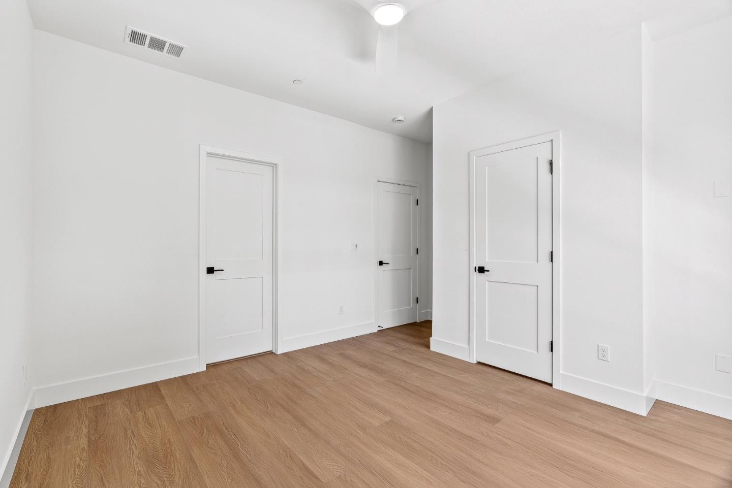 947 Woodside