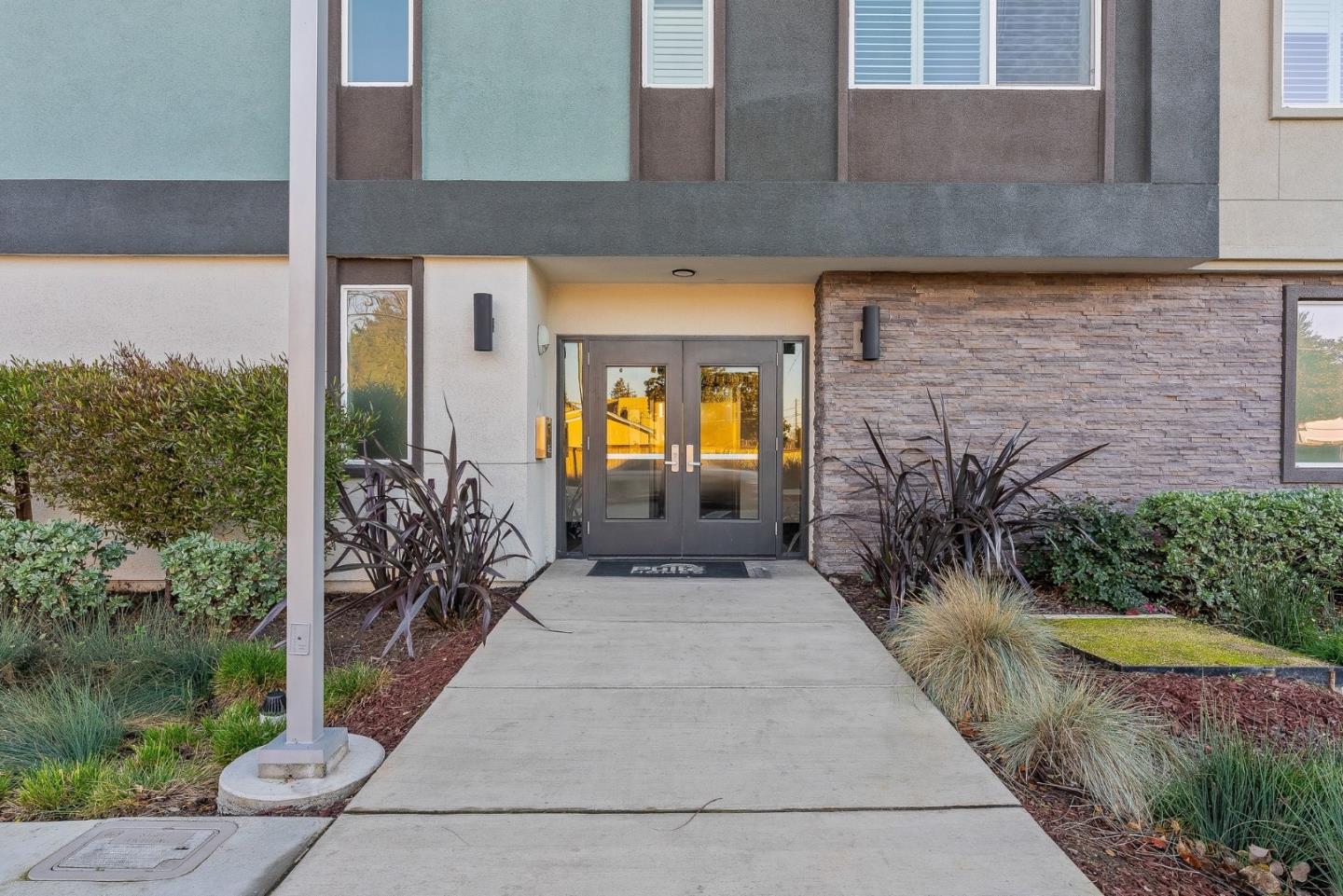 3207 Mallard Court 401