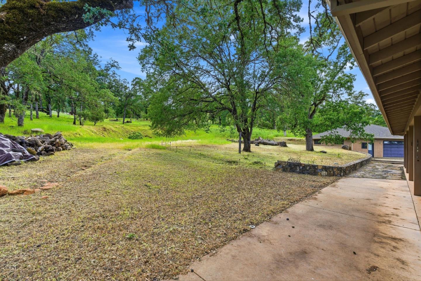 17205 Black Oak Hill Drive