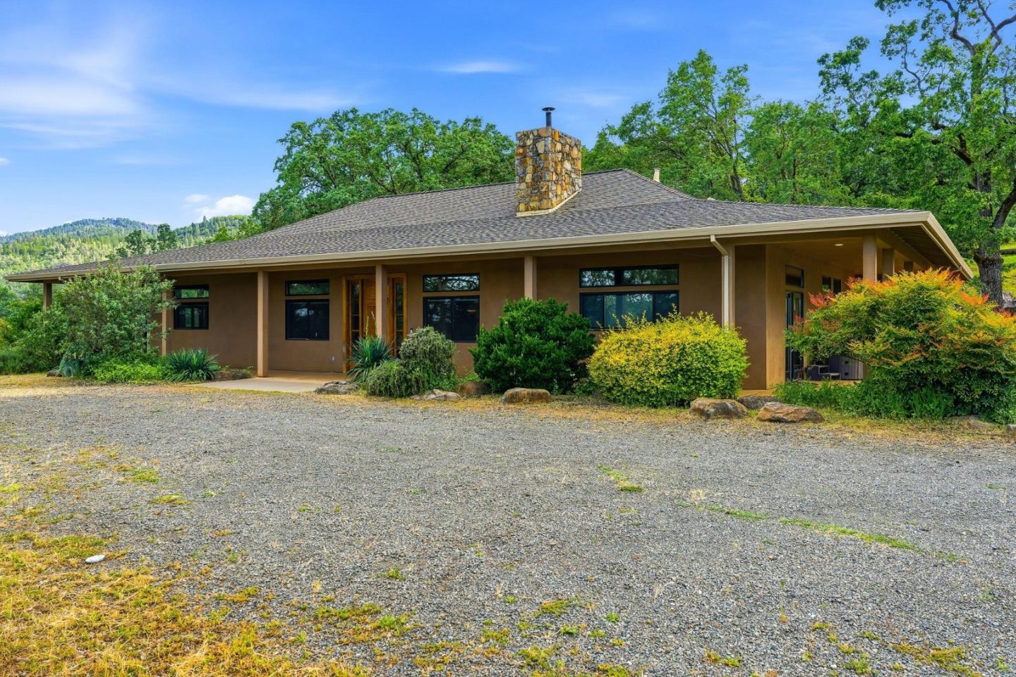 17205 Black Oak Hill Drive