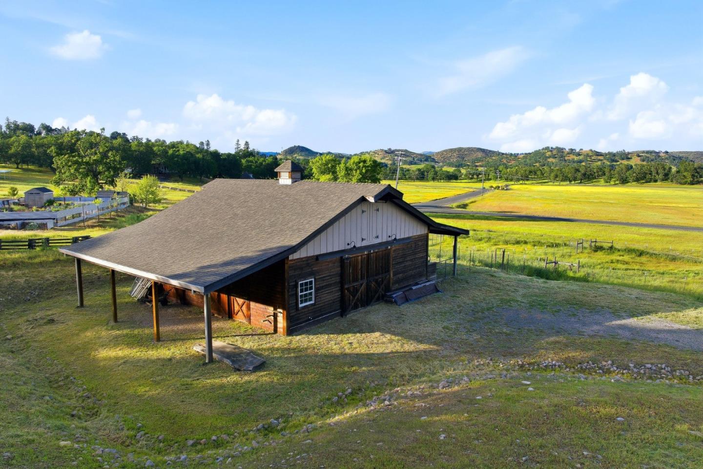 17205 Black Oak Hill Drive