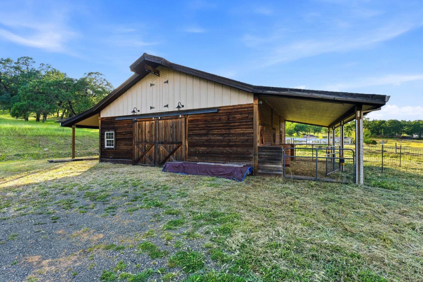 17205 Black Oak Hill Drive
