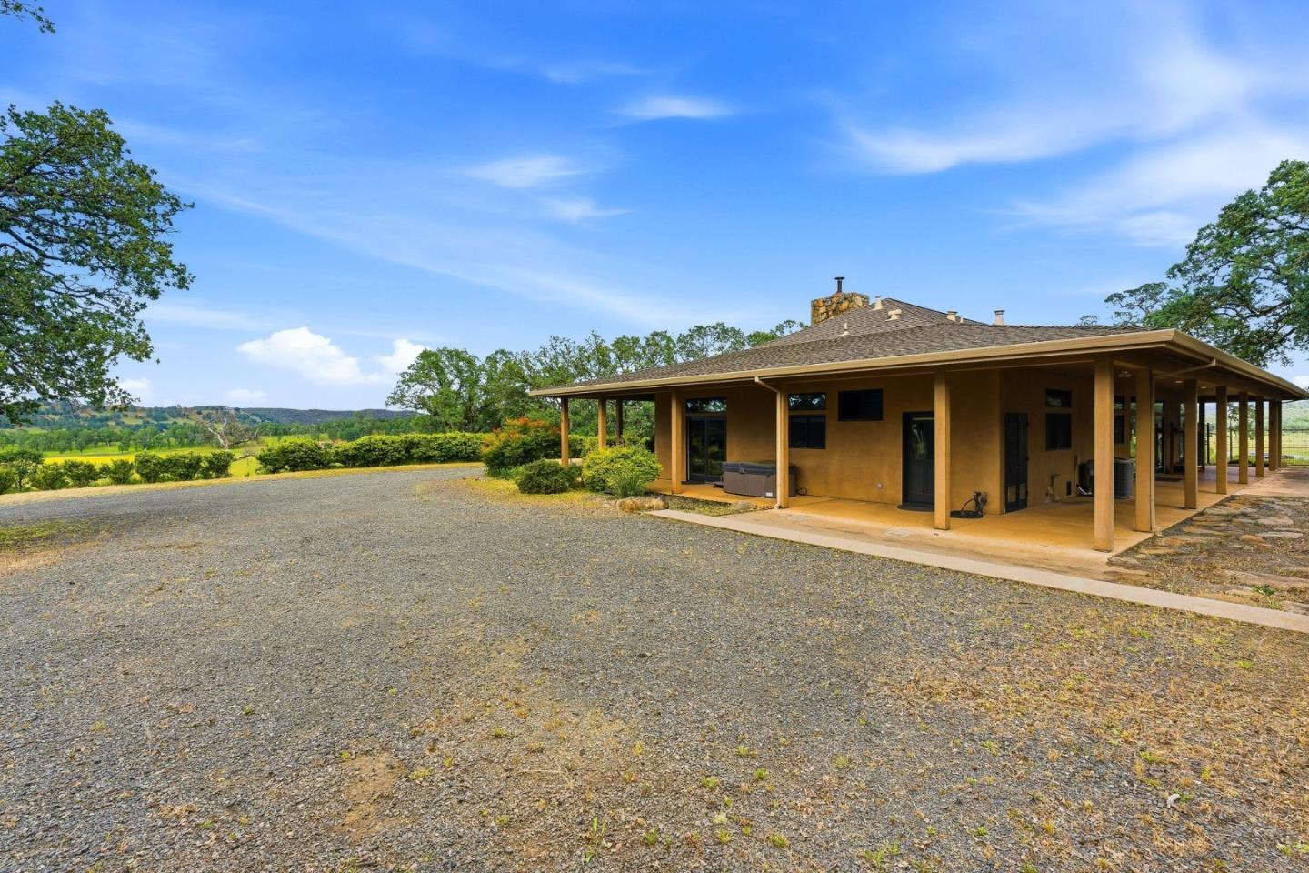 17205 Black Oak Hill Drive